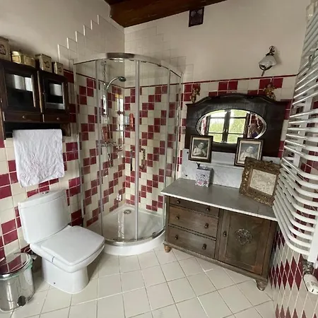 Miodunski Dworek Gasthof Ryn (Warmian-Masurian)